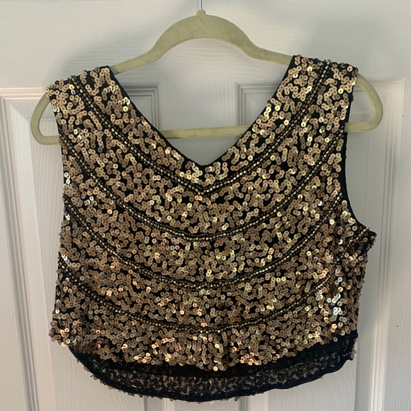 Gold Sequin Crop tank - Picture 4 of 4